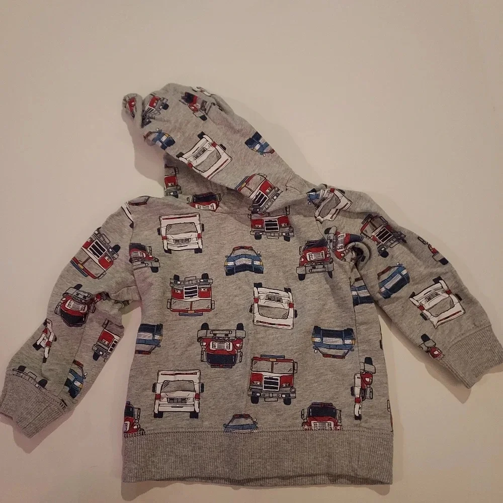 Carter's Toddler Boy 2 Piece Firetruck Hoodie and Jogger Set in Size 2T